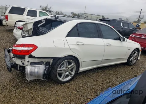 2012 Mercedes-Benz E 350 z USA, uszkodzony, nr VIN WDDHF5KB9CA529979